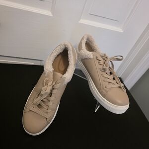 Universal Thread Beige Fashion Sneakers with Faux Sherpa Trim Size 10, Laceup